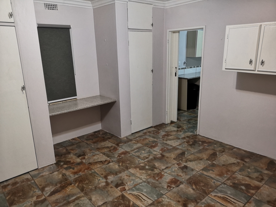 9 Bedroom Property for Sale in Bult North North West